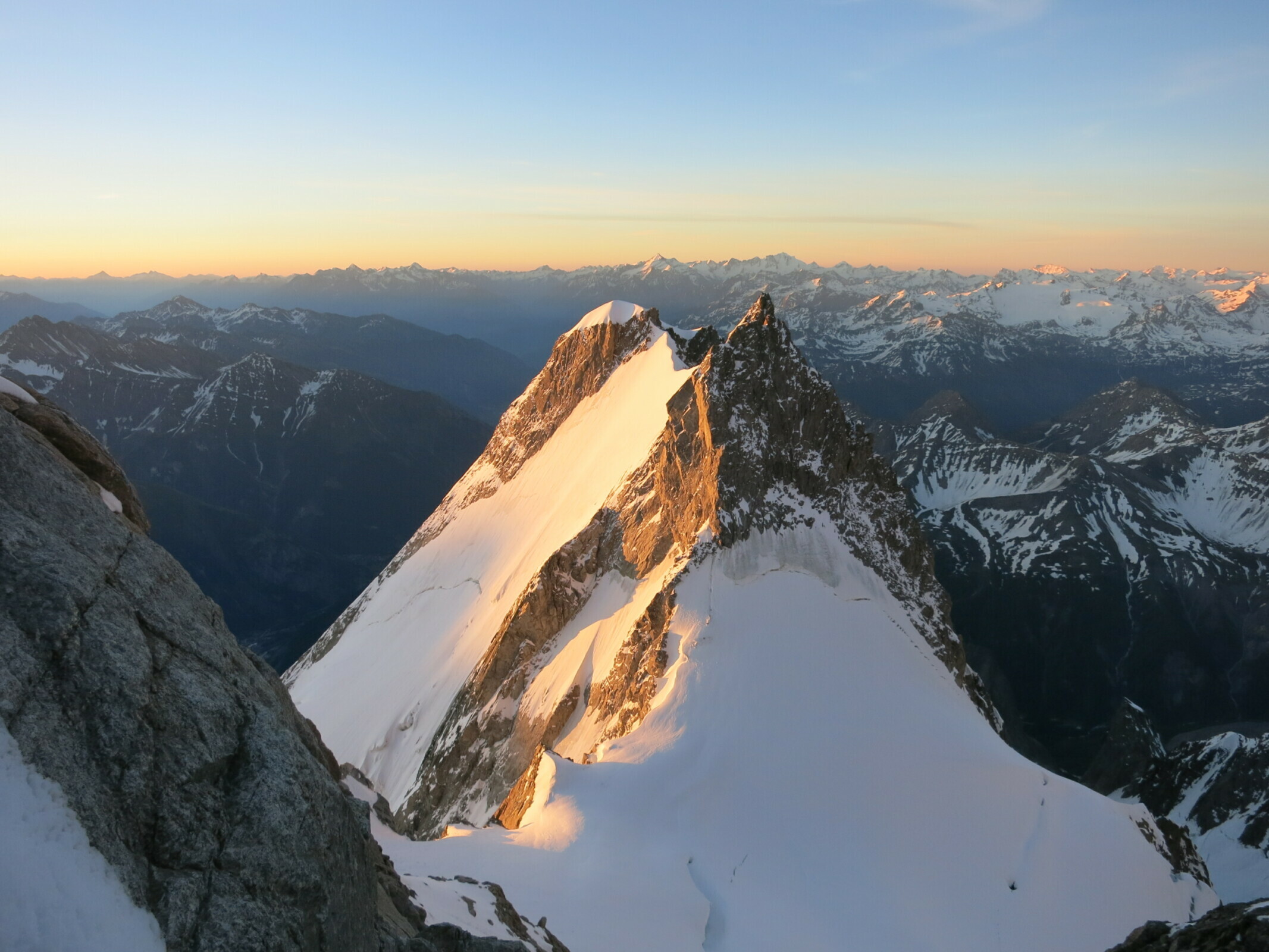 Aiguille Blanche de Peuterey, 4.112 m